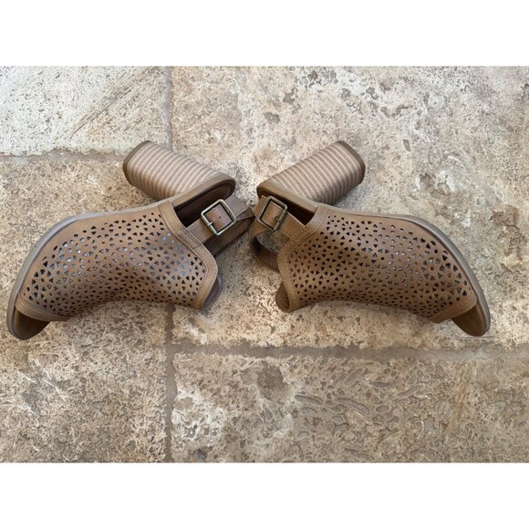 Jbu By Jambu Womens Peep-Toe Brown Cutout Sandals With Chunky Heels - Picture 6 of 9